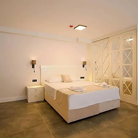 Krem Marin Hotel *
